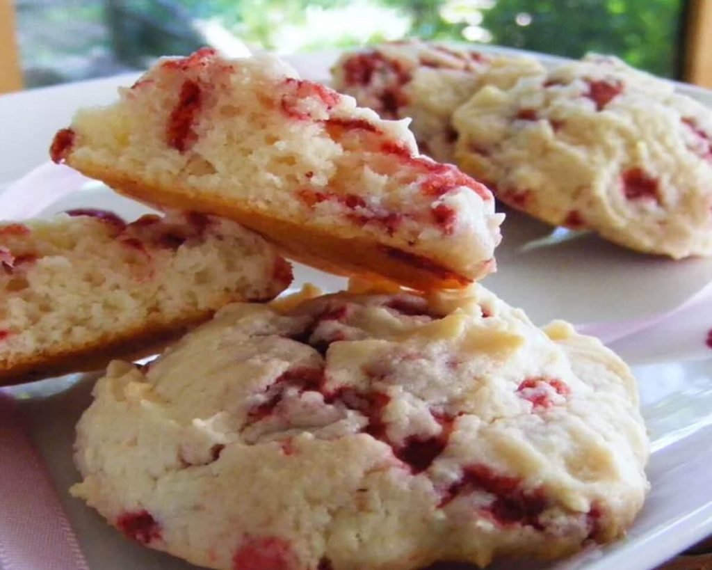 Strawberry Cream Cheese Cookies