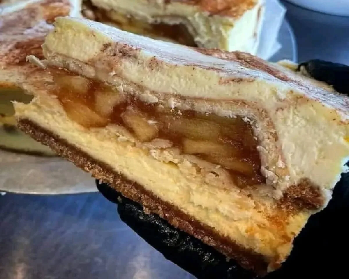 Apple Pie Stuffed Cheesecake