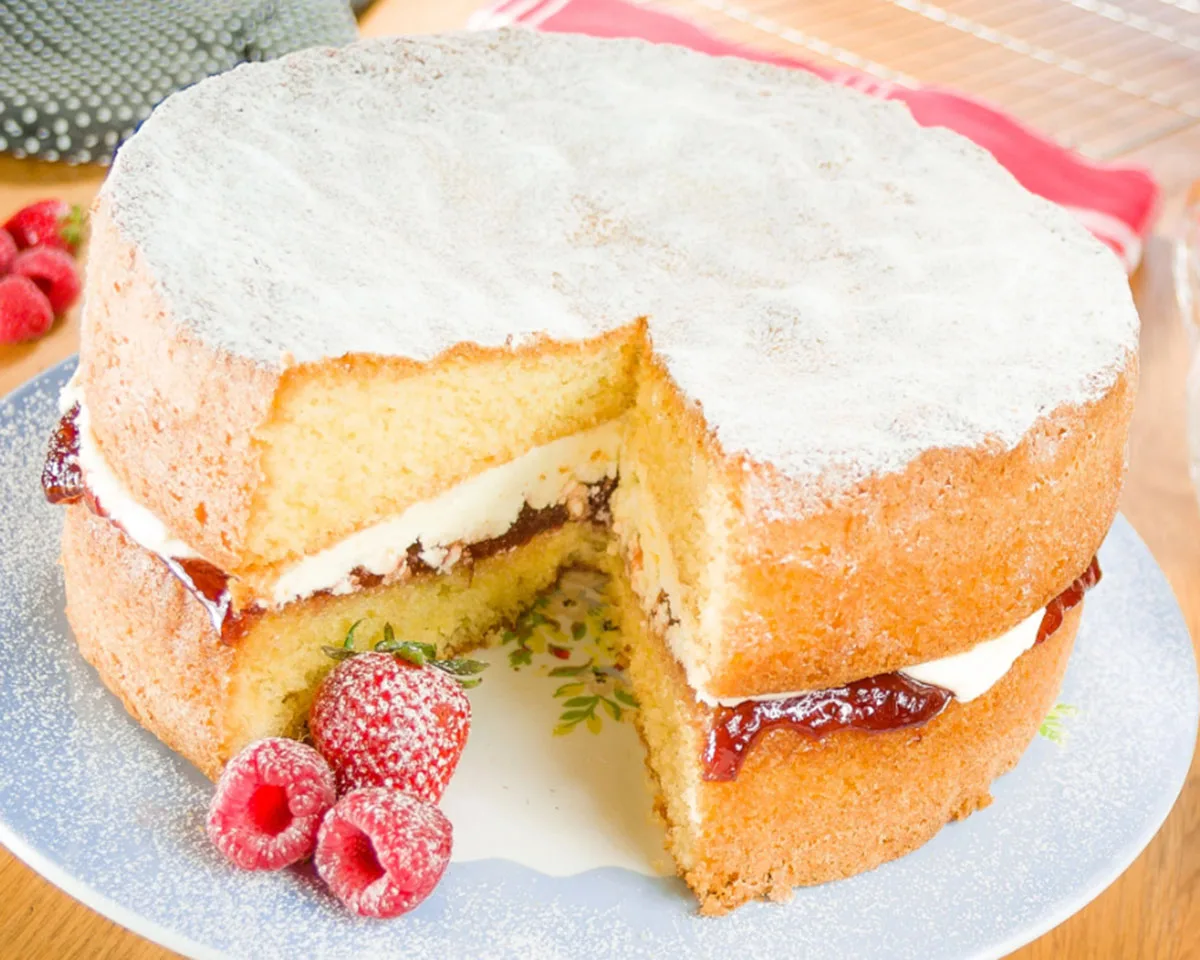 Easy Sponge Cake Recipe