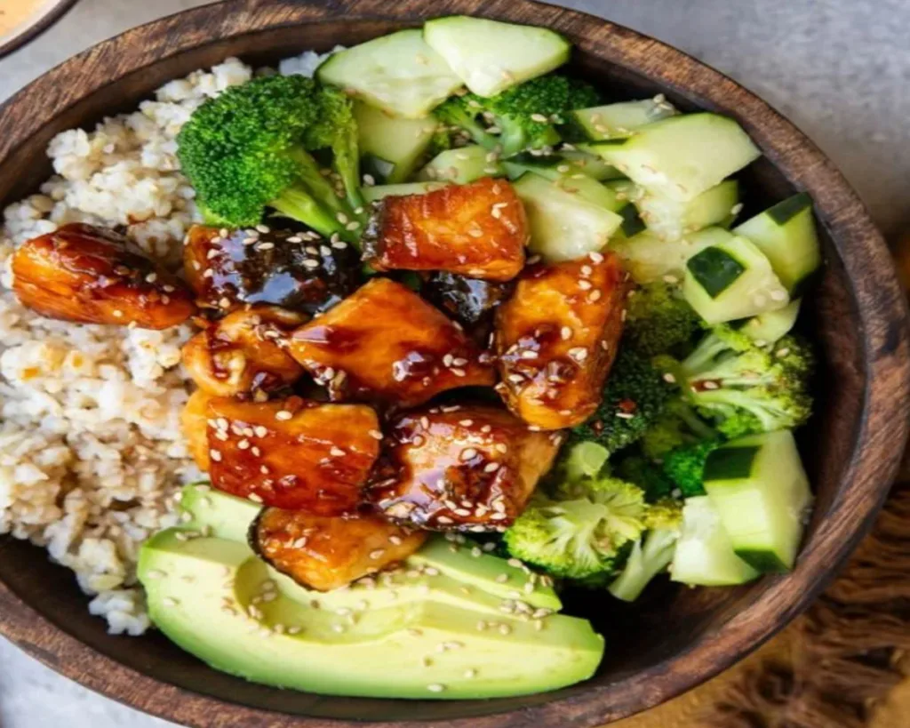 Crispy Bang Bang Salmon Bites Bowls