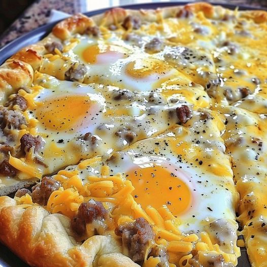 Sausage Gravy Breakfast Pizza